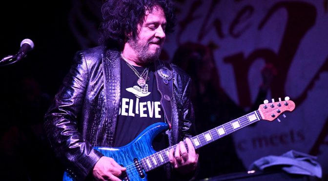 Toto’s Steve Lukather says that young musicians are “sorely lacking” in songs