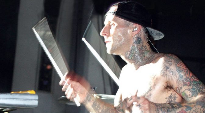 Travis Barker Dislocates Finger While Rehearsing for Blink-182 Tour