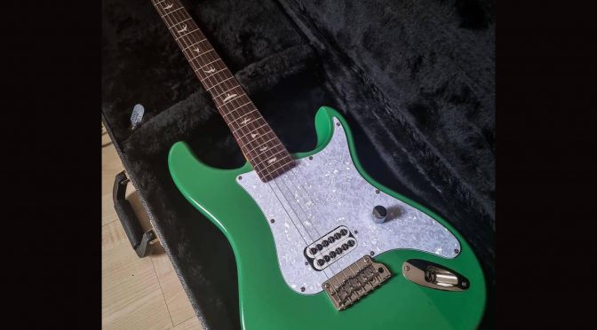 Guitarist builds the “John Delonge” – a combination of John Mayer and Tom DeLonge’s guitars
